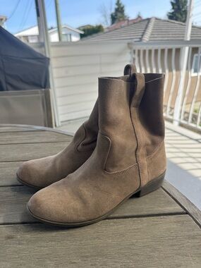 American Eagle Slouchy Suede Boots - W 7.5 US